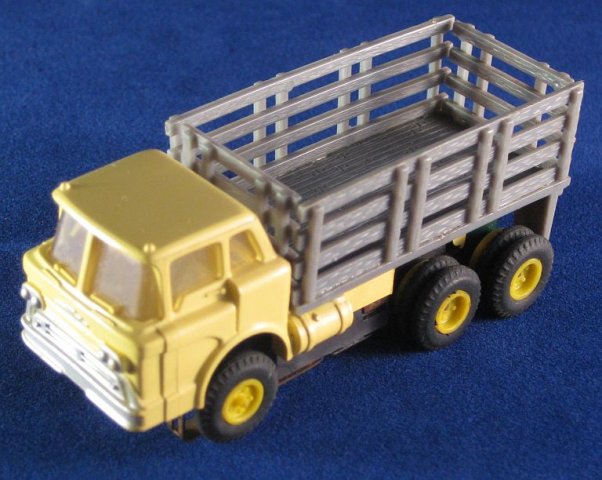 1363_mack_stake_truck